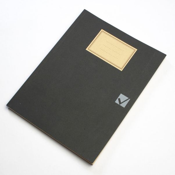 Cuaderno-19-x-25-cm.-48-hojas-rayadas-fondo-crema.-Tapa-flexible.